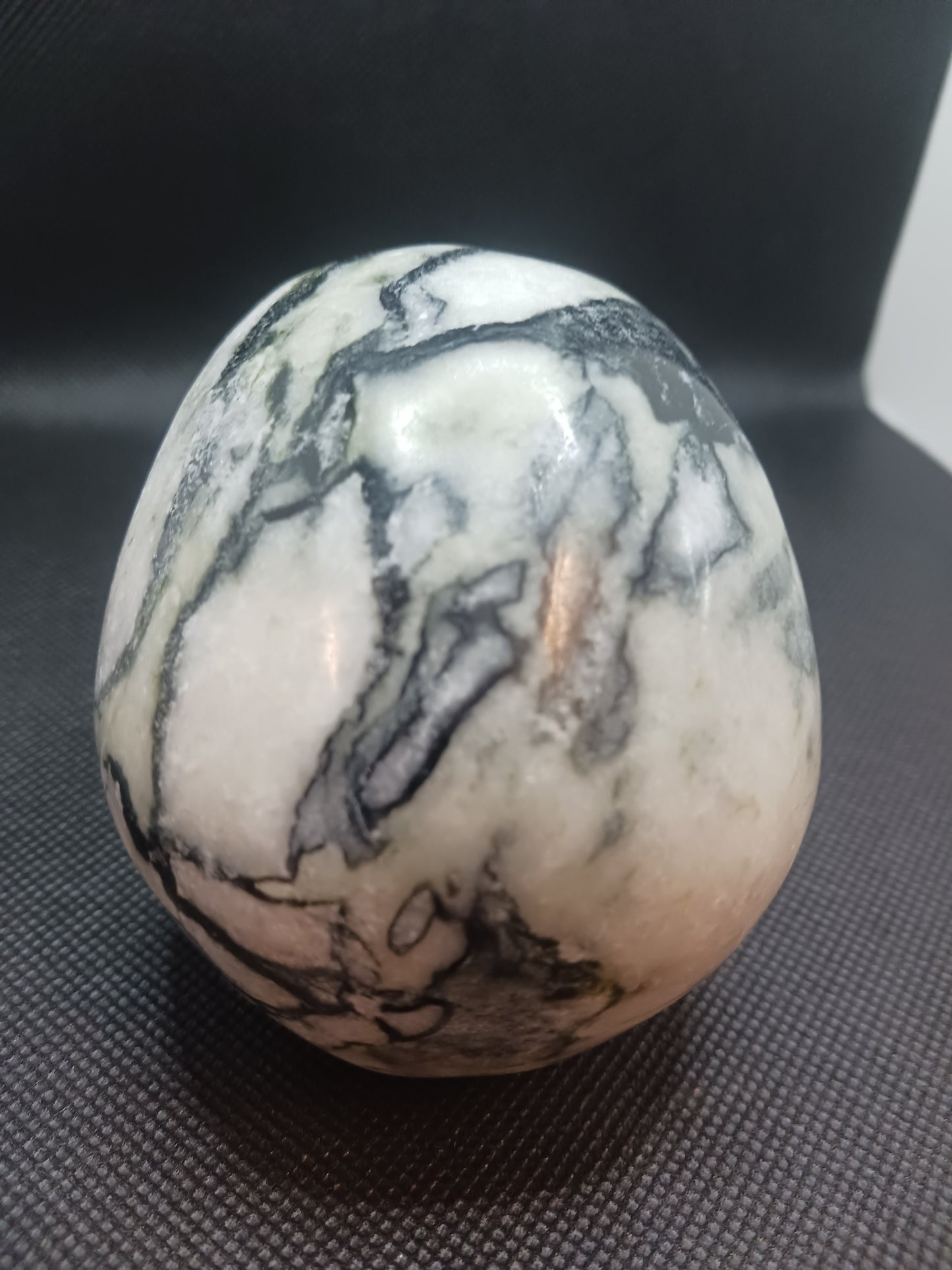 Black Net Jade Skull (A)