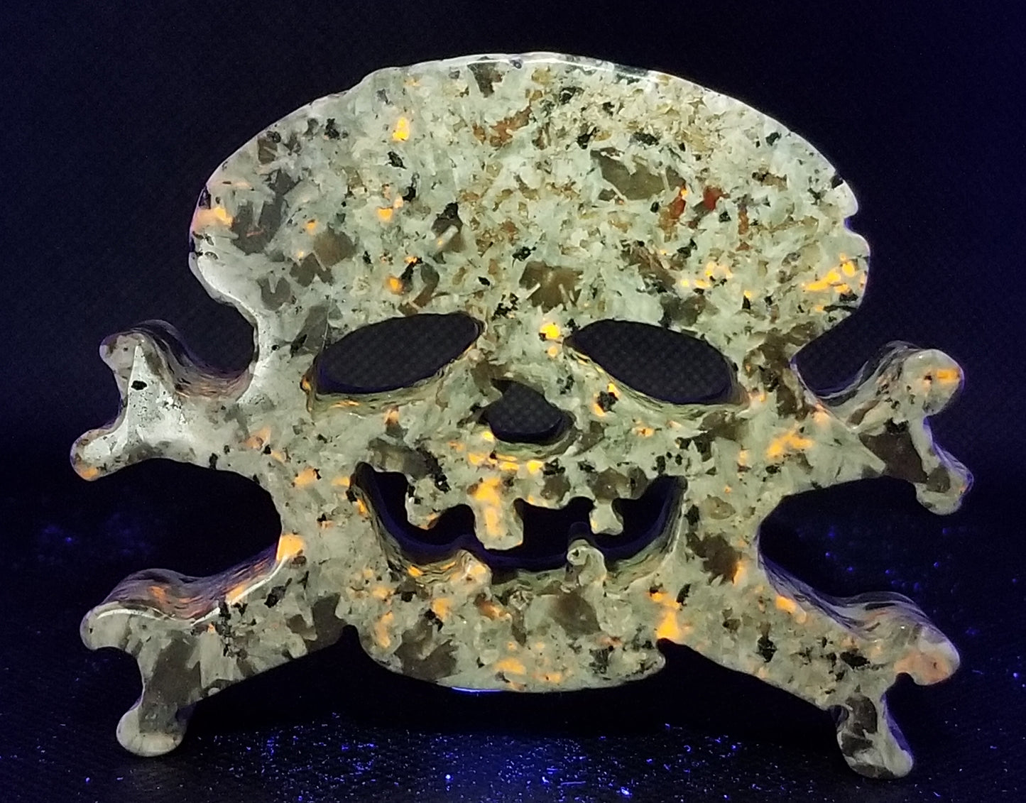 Yooperlite Skull and Cross Bones