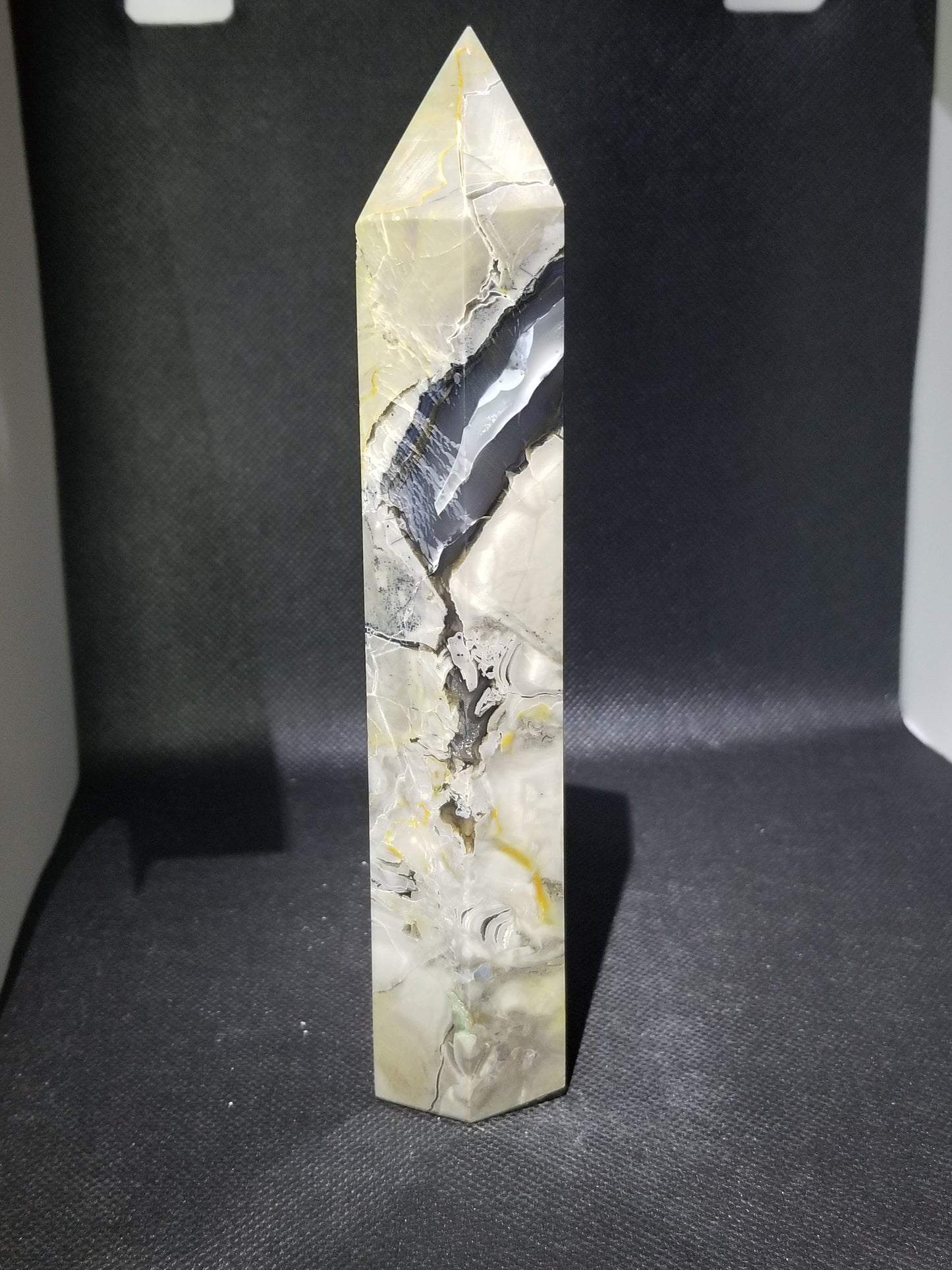 Volcanic Agate UV Reactive (B)