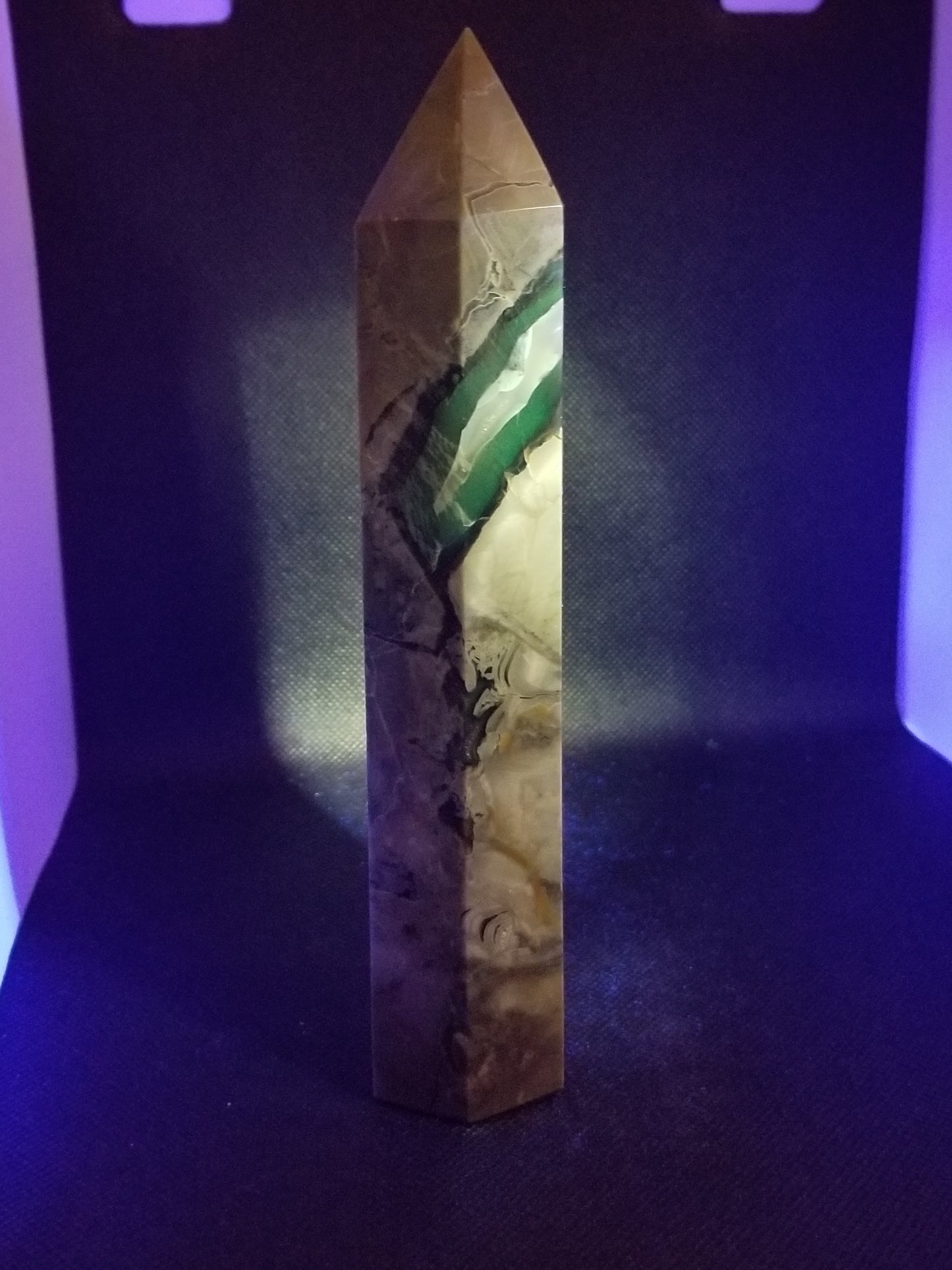 Volcanic Agate UV Reactive (B)
