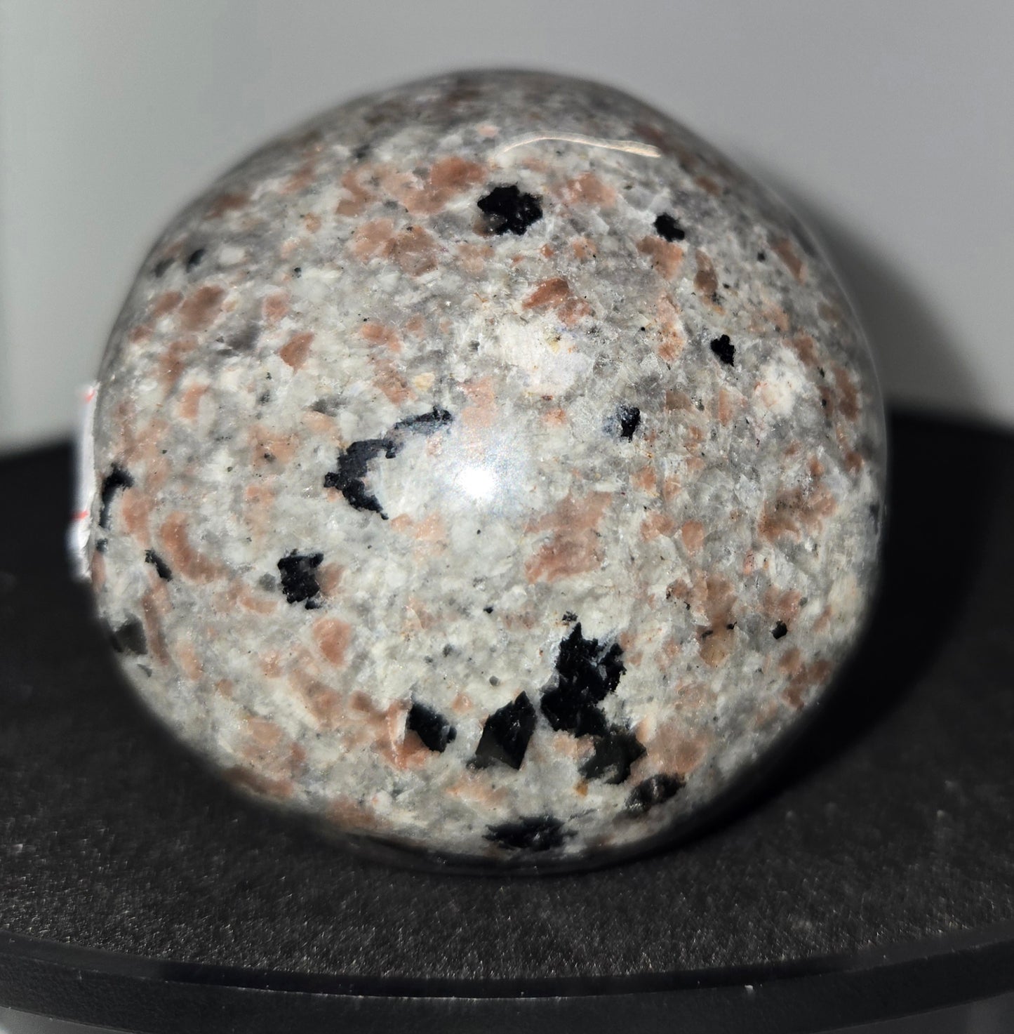 Yooperlite Skull A (UV Reactive)