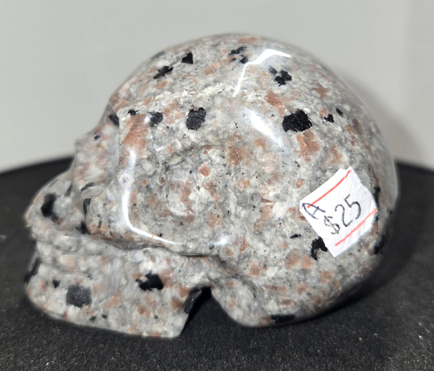 Yooperlite Skull A (UV Reactive)