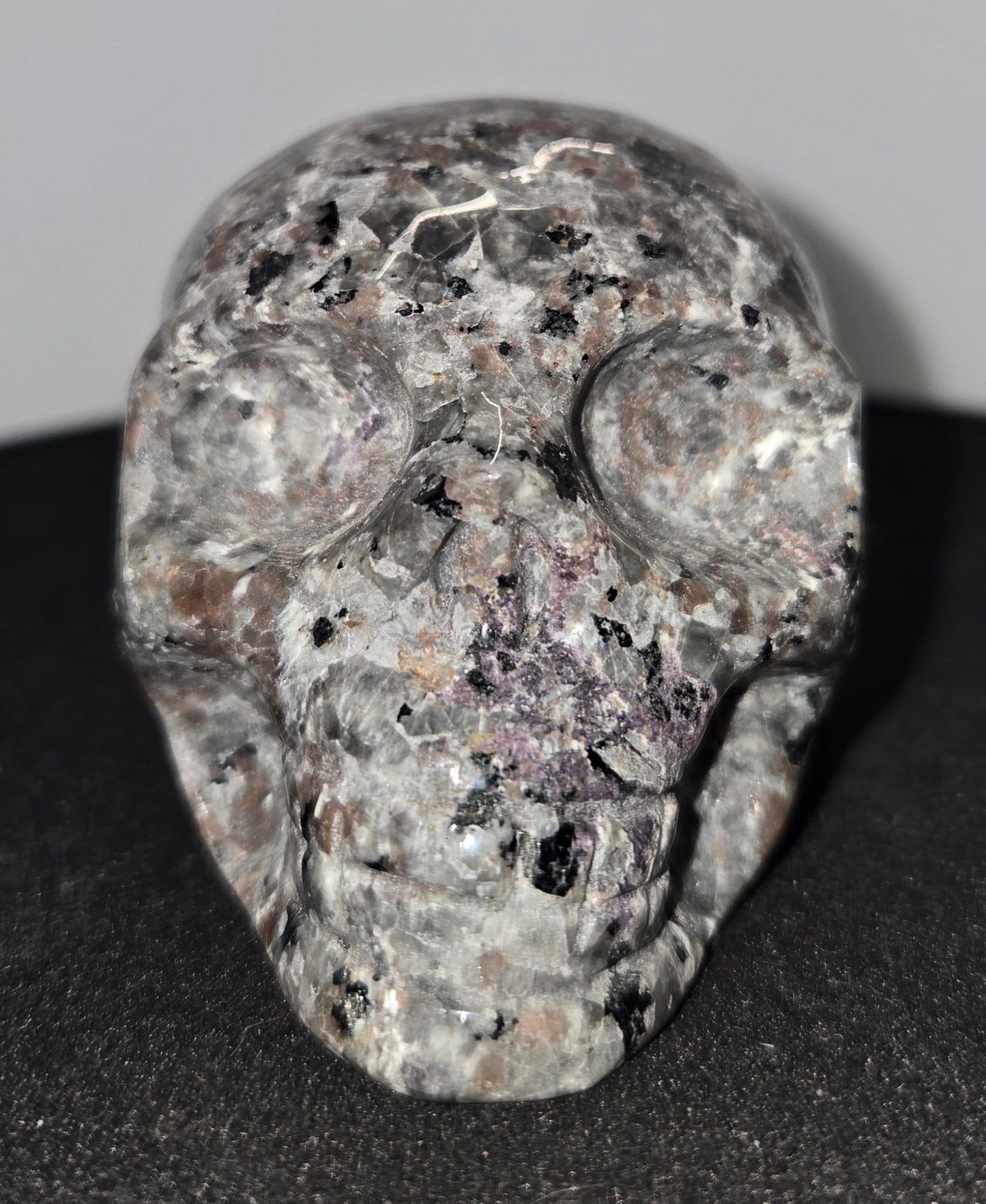 Yooperlite Skull B (UV Reactive)