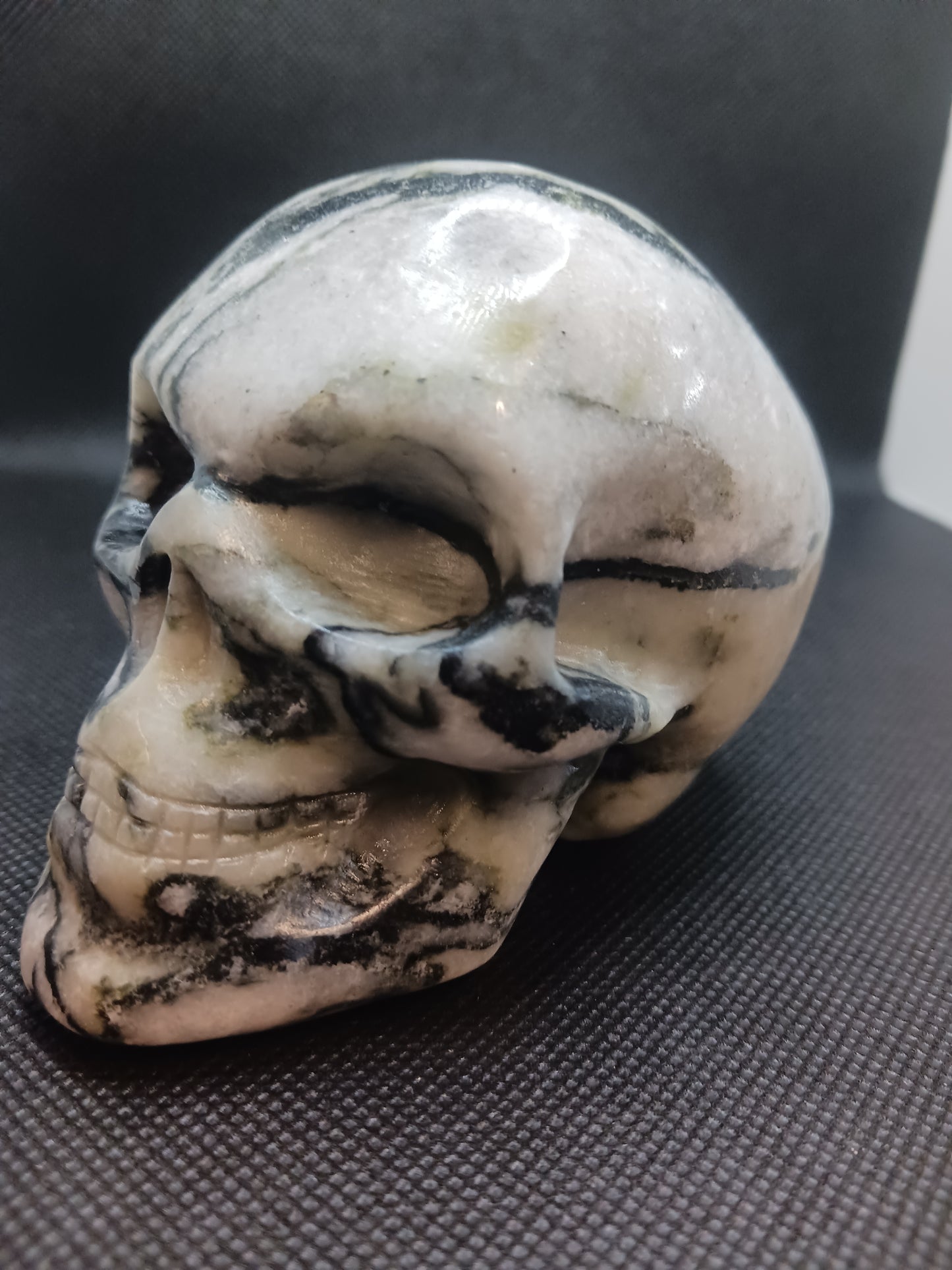 Black Net Jade Skull (A)