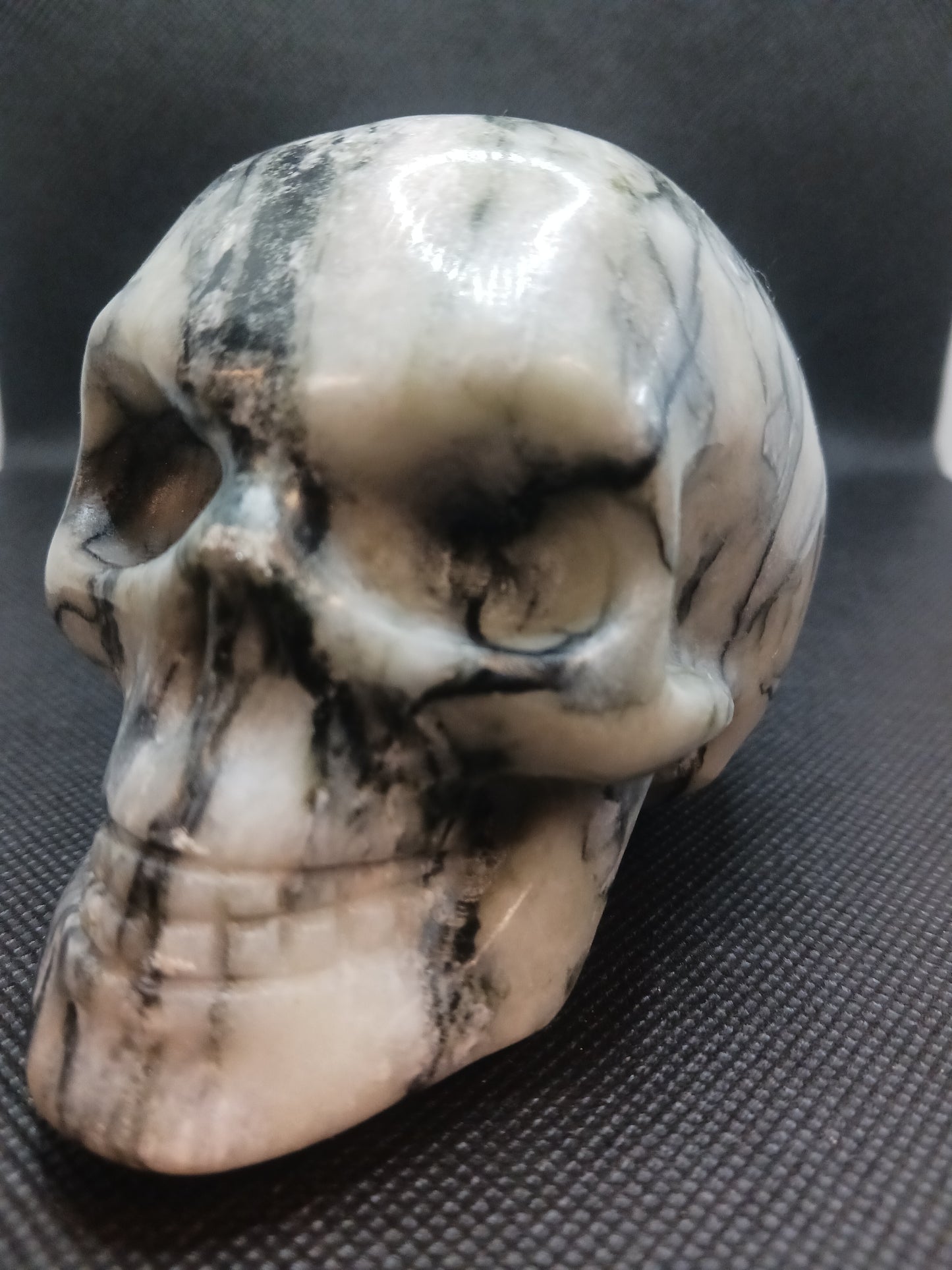 Black Net Jade Skull (C)