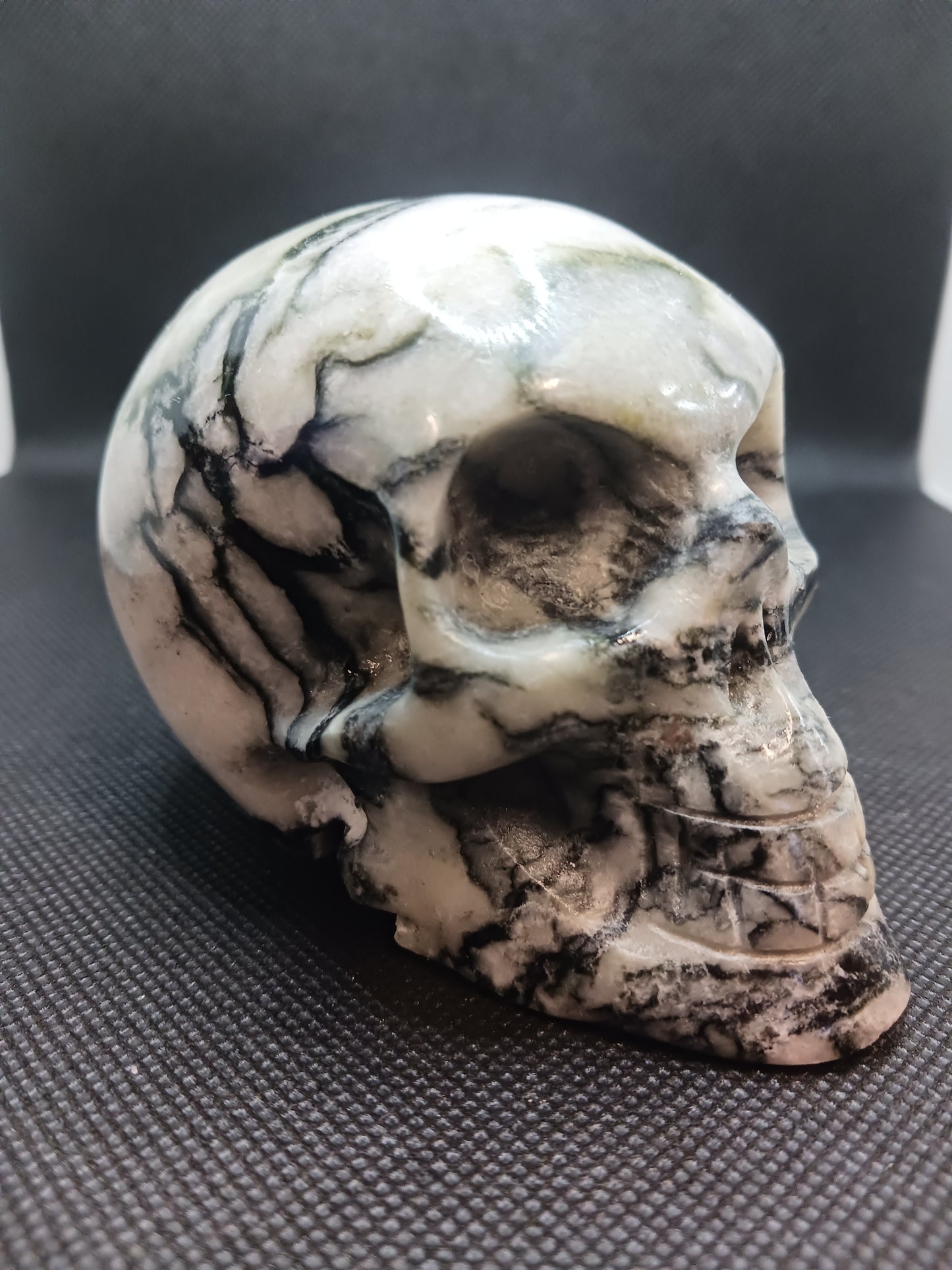 Black Net Jade Skull (D)