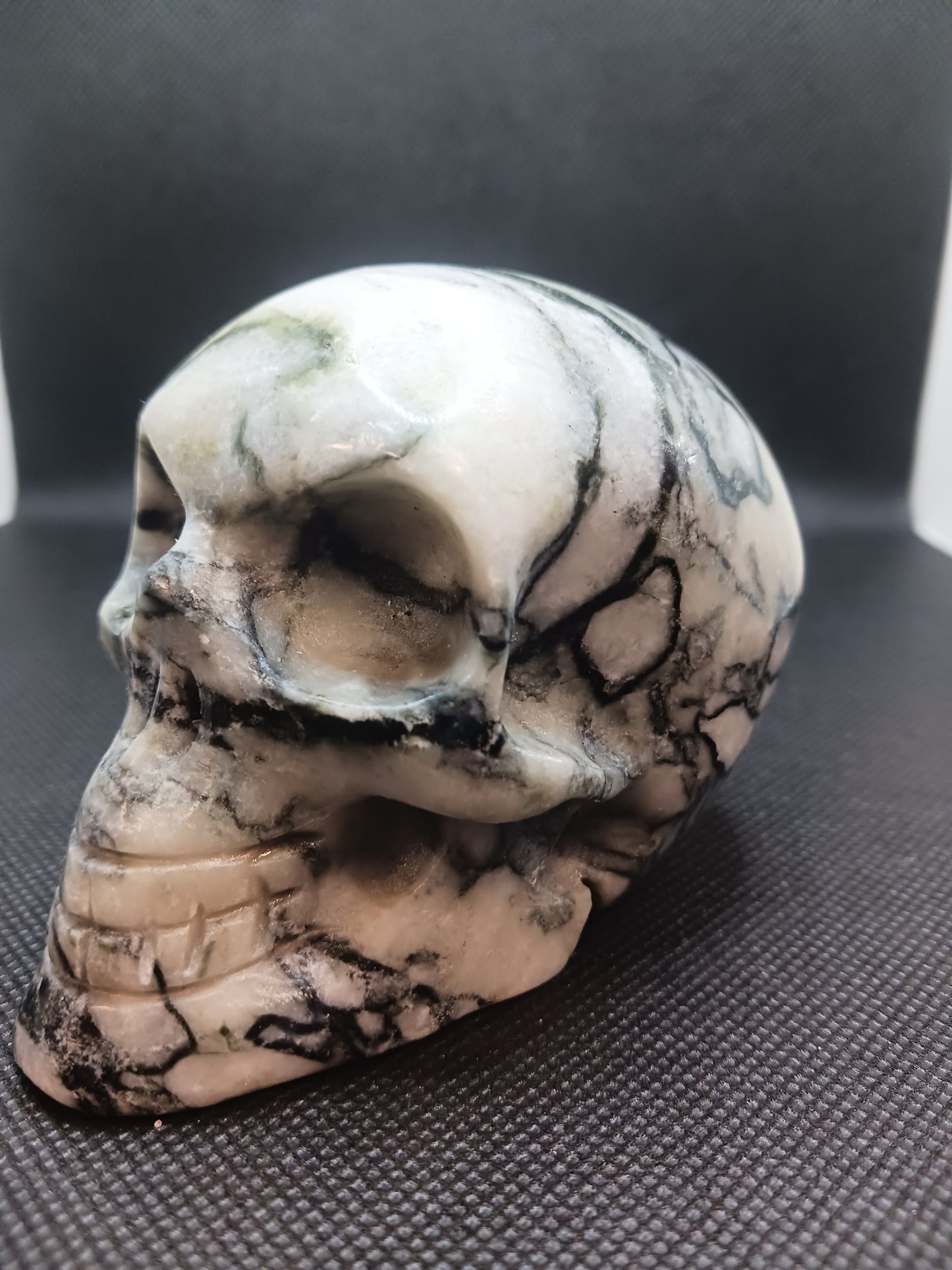 Black Net Jade Skull (D)
