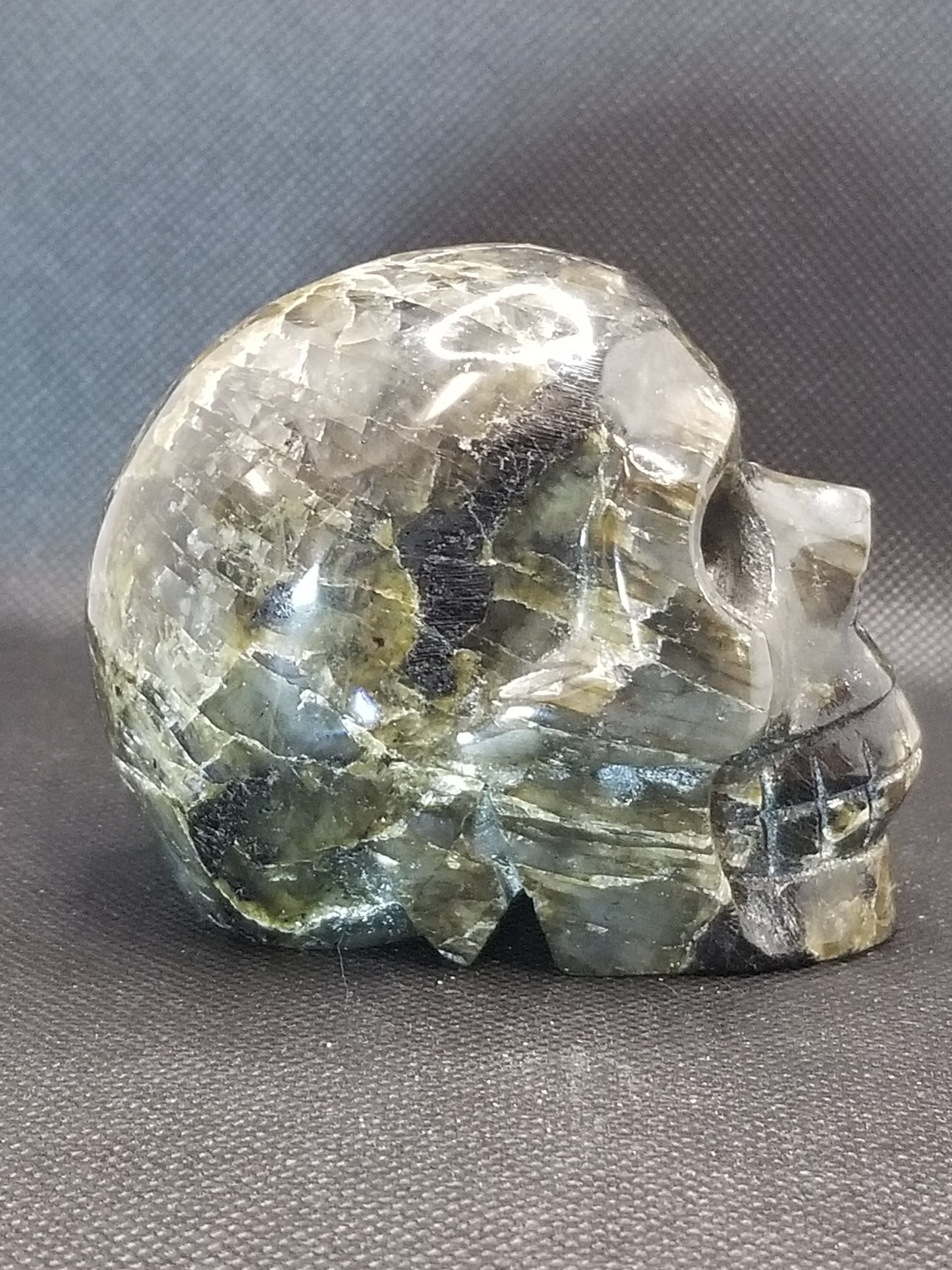 Labradorite Skull (B)