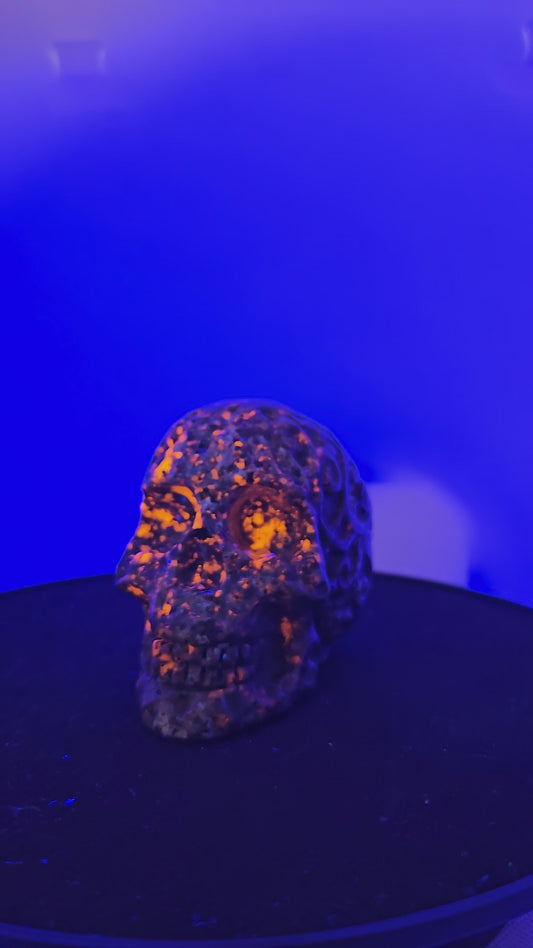 Yooperlite Skull with Design (UV Reactive) A