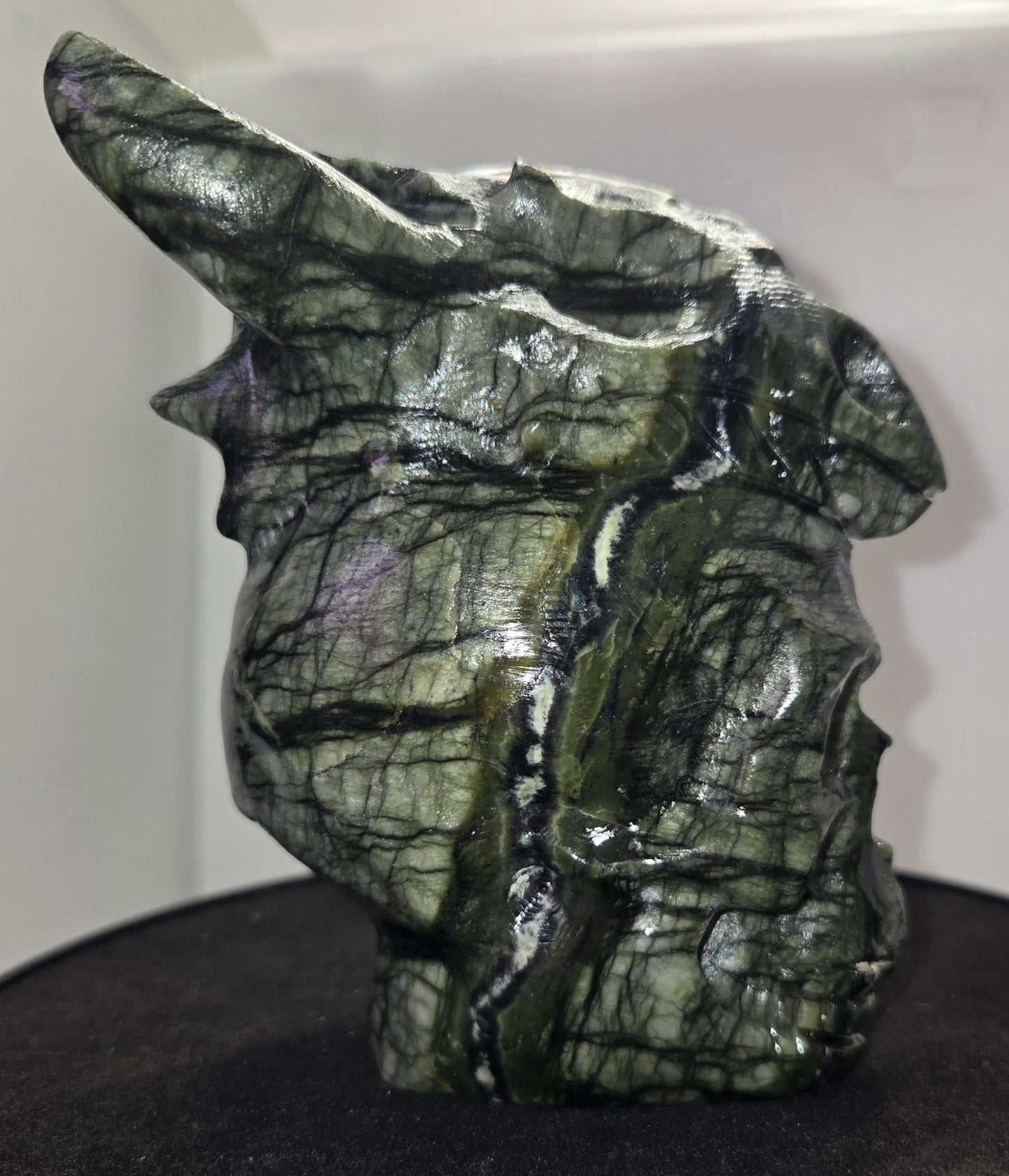 Hsiyuen Jade Skull with Cow Skull B