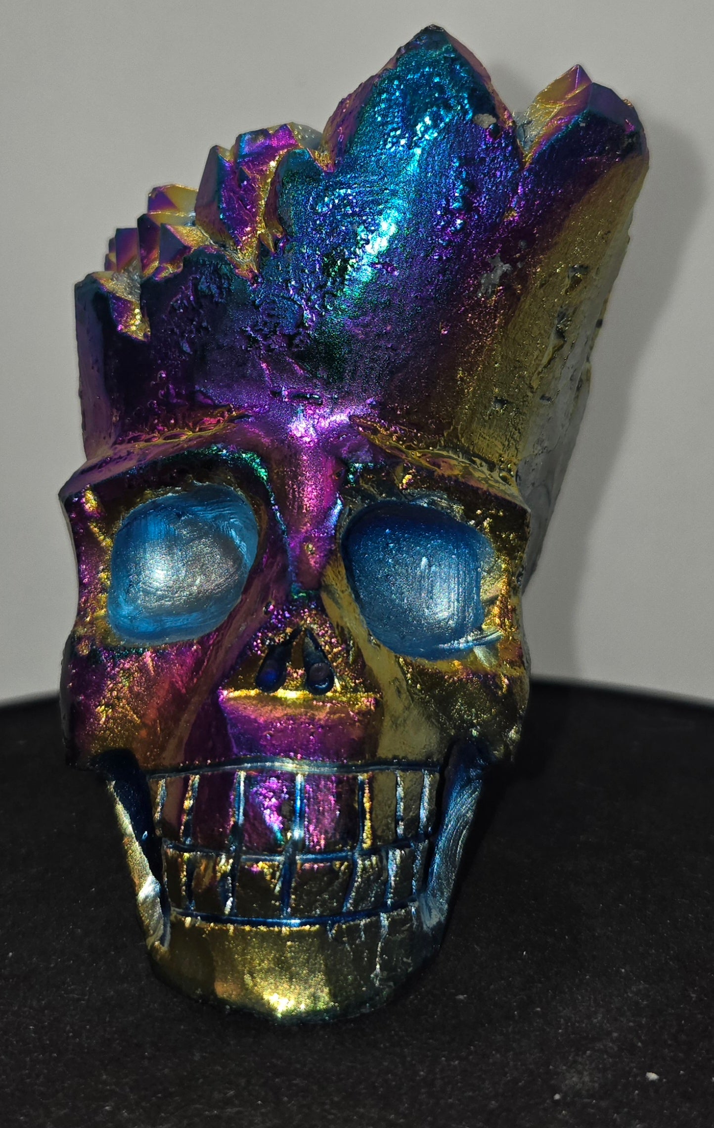 Aura Coated Cluster Skull