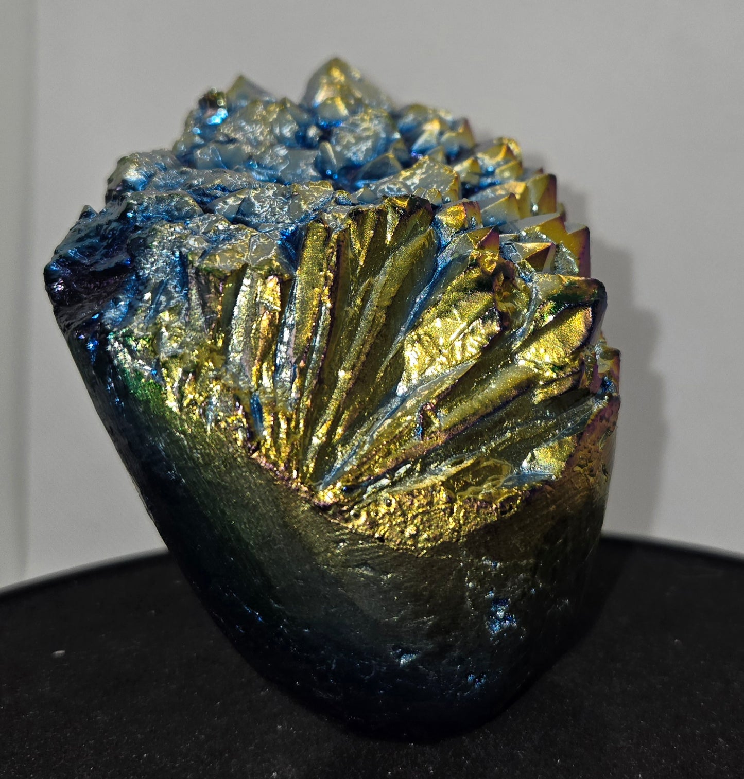 Aura Coated Cluster Skull