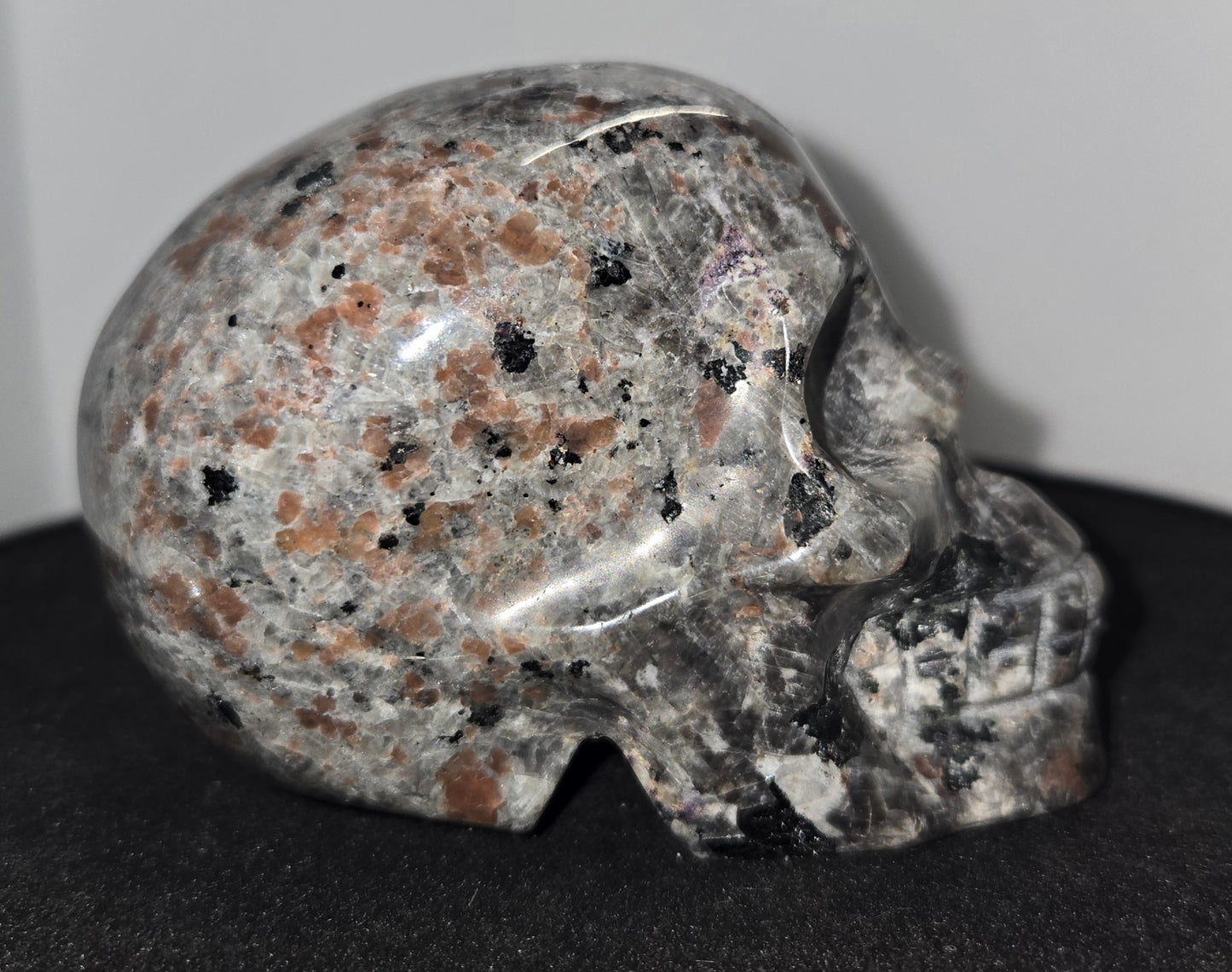 Yooperlite Skull E (UV Reactive)