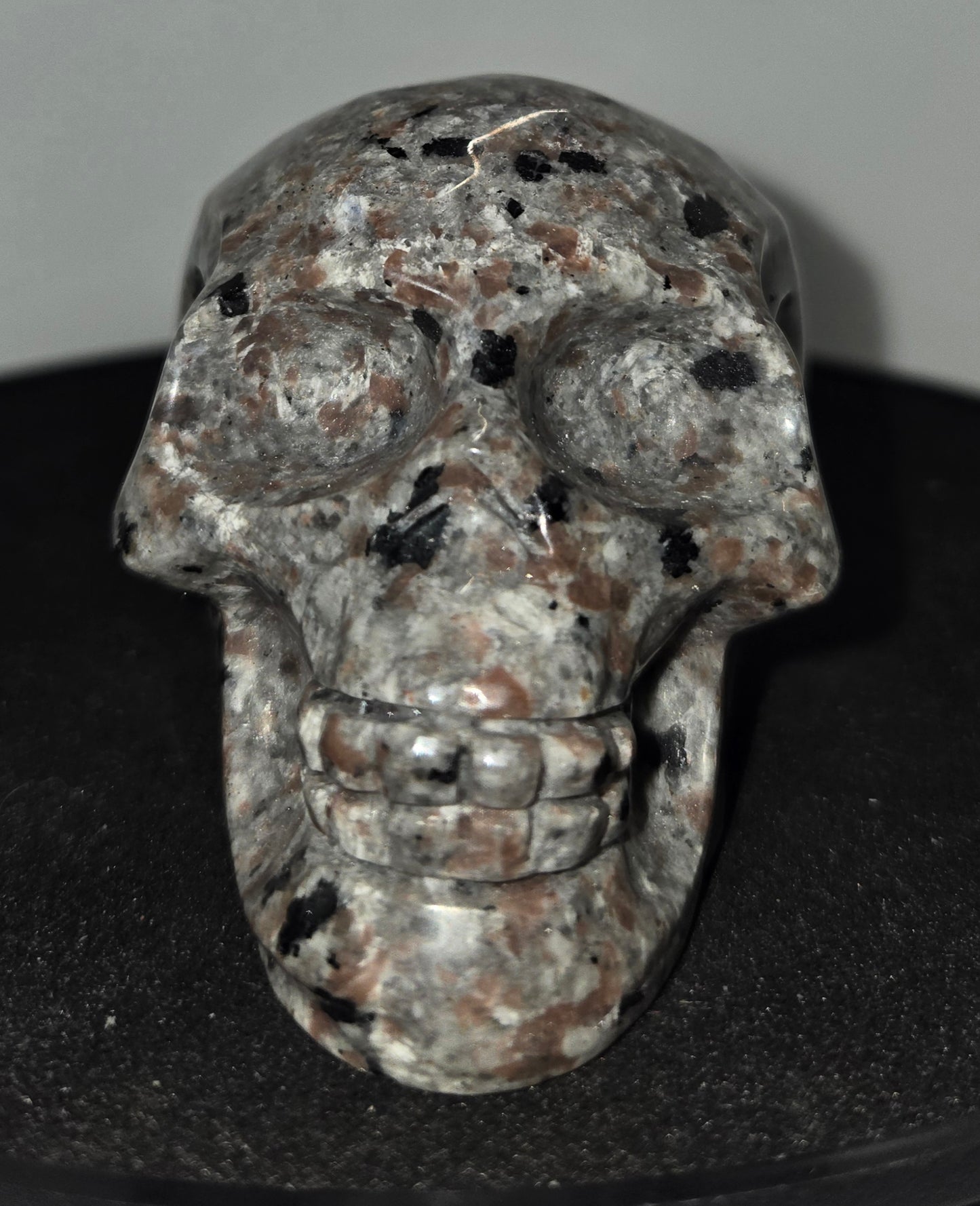 Yooperlite Skull C (UV Reactive)