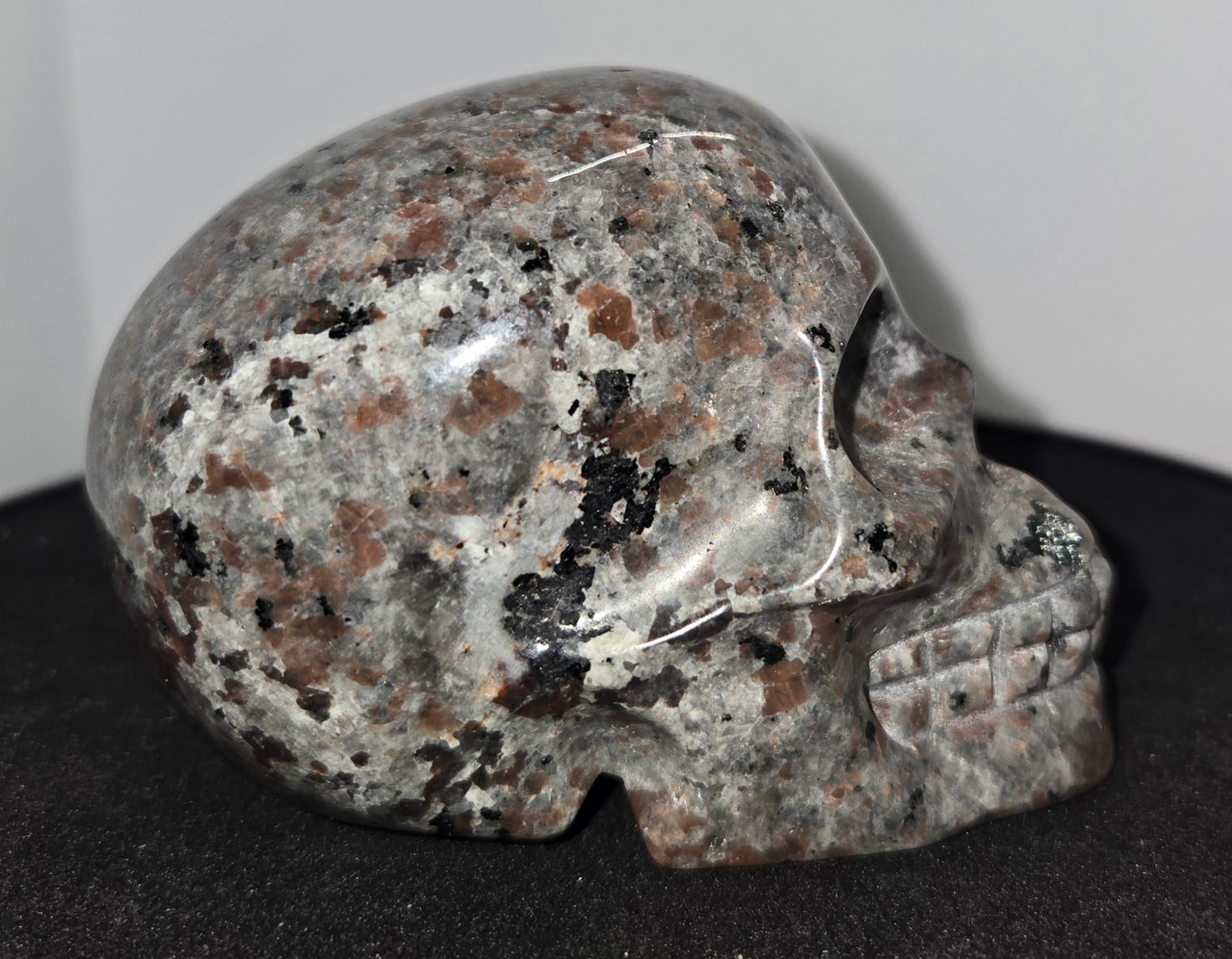 Yooperlite Skull F (UV Reactive)