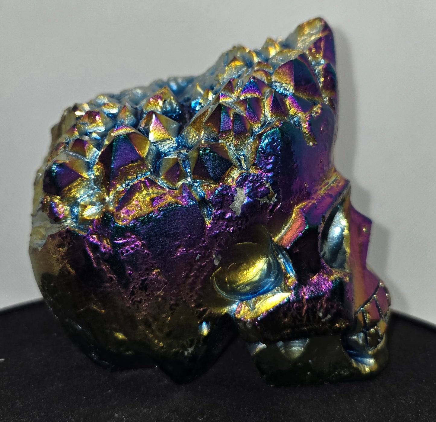 Aura Coated Cluster Skull