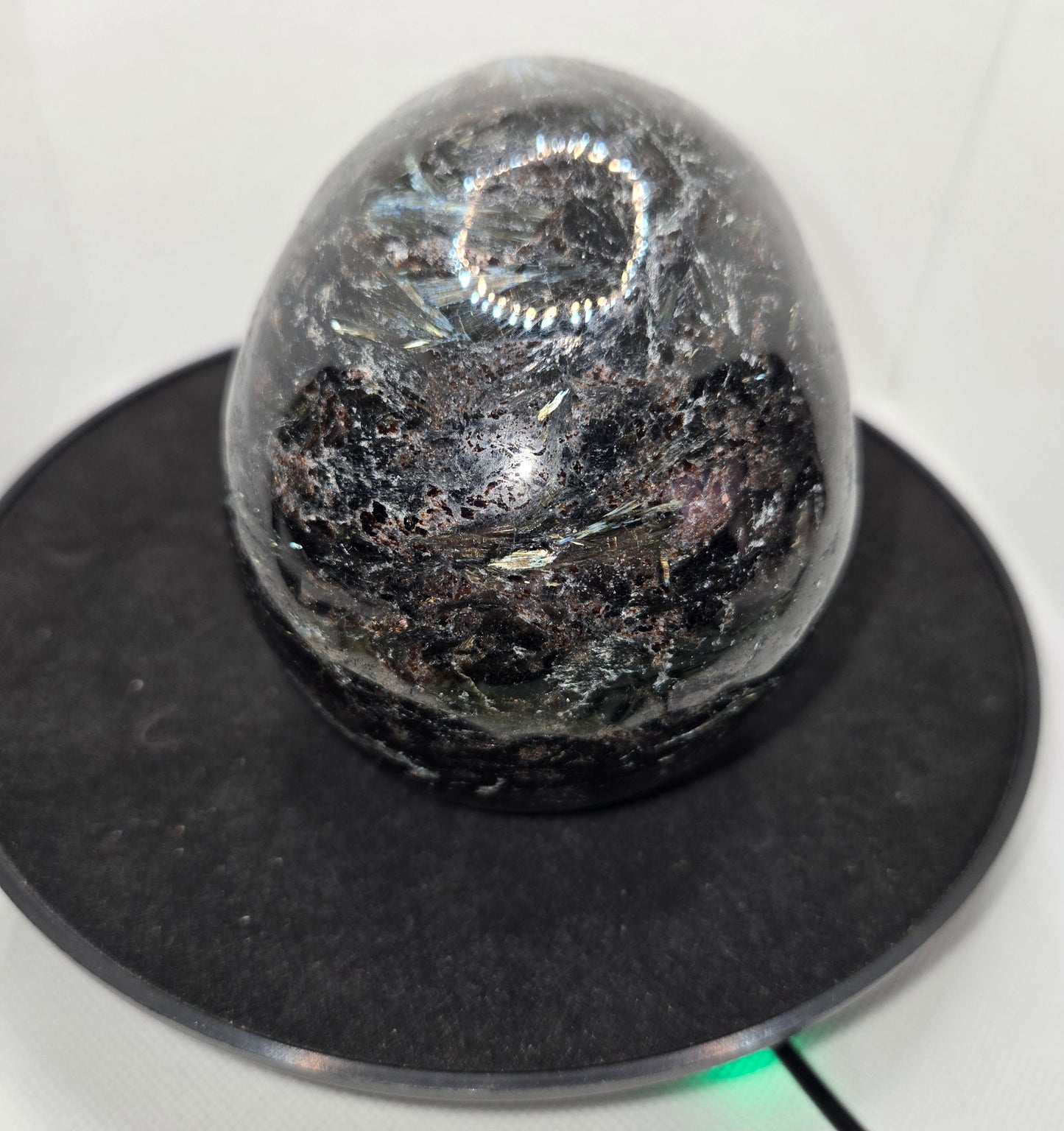 Arfvedsonite Garnet Skull