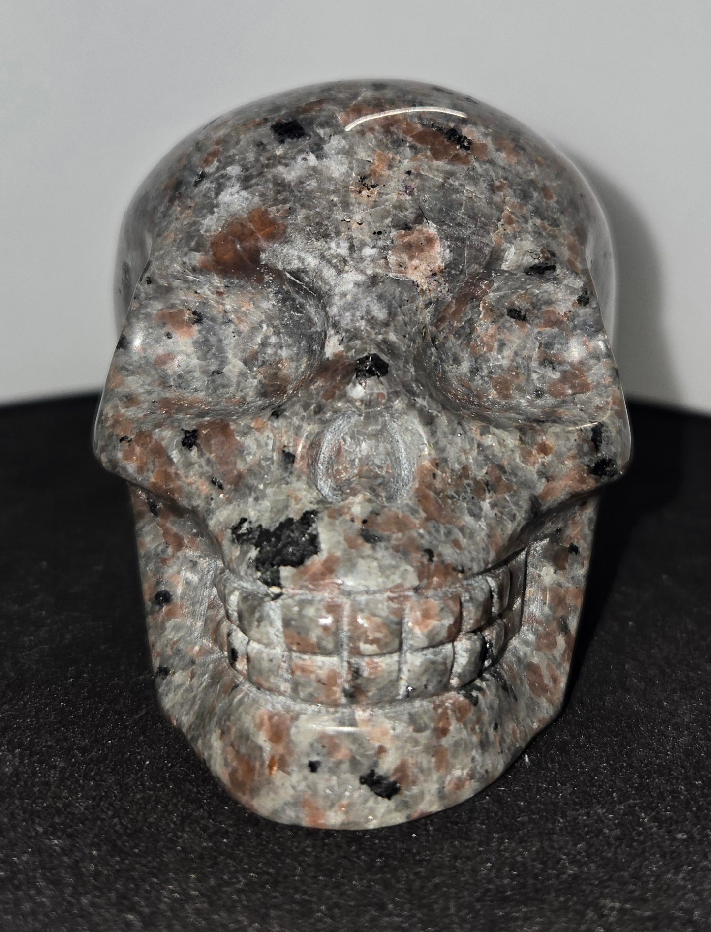 Yooperlite Skull F (UV Reactive)