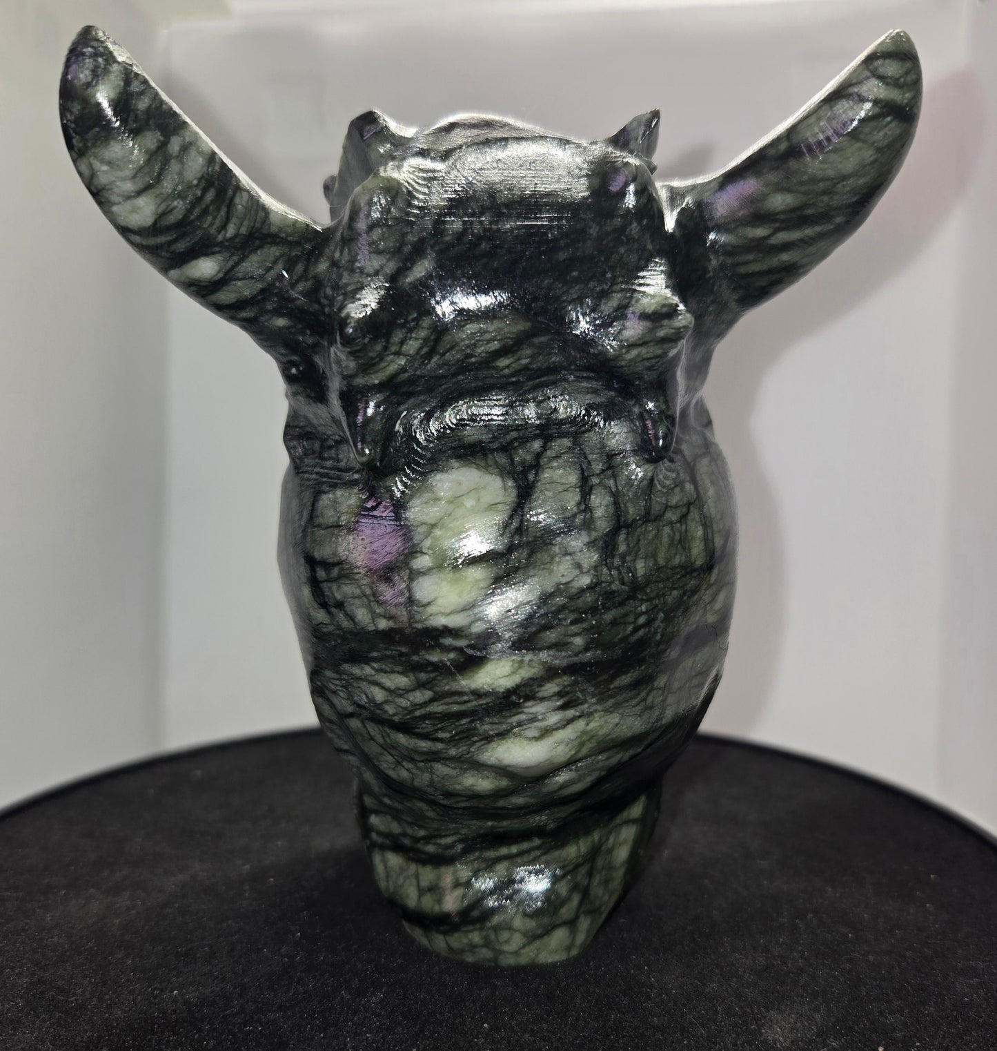 Hsiyuen Jade Skull with Cow Skull B